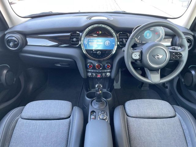 �A���ԃO���[�v���݌ɐ���2,000��!�S���̌n��X���烁�[�J�[�E�Ԏ��킸���Љ�o����̂ŁA���Ȃ��Ƀs�b�^���̂��Ԃ�������͂��ł���܂��͂��₢���킹��������