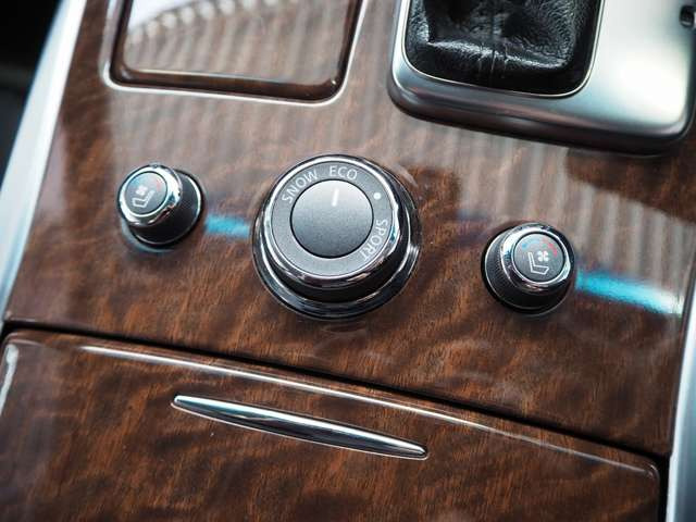 フーガ3.7 370GT FOUR 4WD