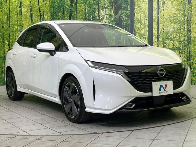 高透明度のガラス皮膜で撥水はもちろん、上質なツヤ・光沢を実現。紫外線や酸性雨から大切な愛車を保護し、色あせ・劣化を防止。「弾スプラッシュコート」、「弾プリミッサコート」からお選びいただけます。