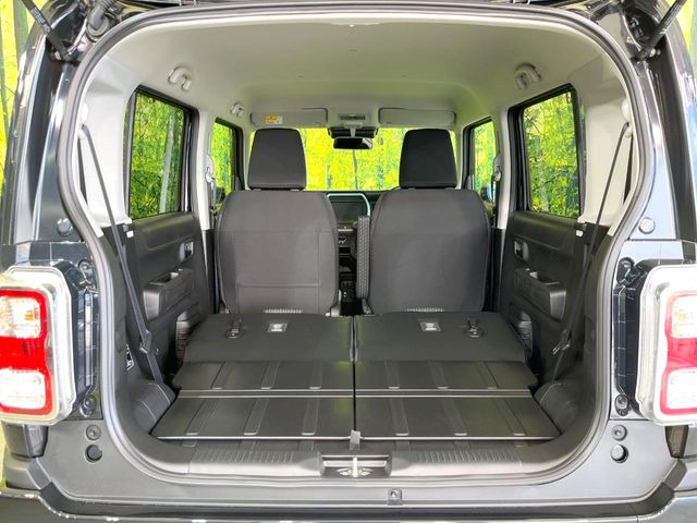 ���i�̂���������ʋ΁A���}���ɏ\���ȉ׎��X�y�[�X���m�ۂ��Ă���܂��B�Z�J���h�V�[�g��|���ƁA�傫�ȉו��̐ύڂ��\�ł���