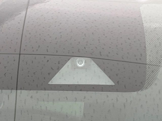 �y�G�}�[�W�F���V�[�u���[�L�z���s���ɑO���̎ԗ�����F�����A�Փ˂������Ȏ��͌x��ƃu���[�L�ŏՓˉ���Ɣ�Q�y�����A�V�X�g�B�����S�Ƀh���C�u�����y���݂��������܂��B