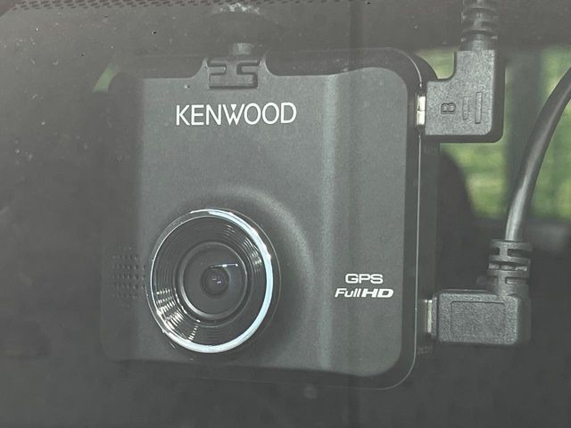 【ドライブレコーダー】ドライブレコーダー装備!走行中はもちろん、あおり運転や事故に遭遇した際、映像で記録し、万一のリスクに備えます。※記録用SDカードはお客様ご自身でご準備いただく必要があります。