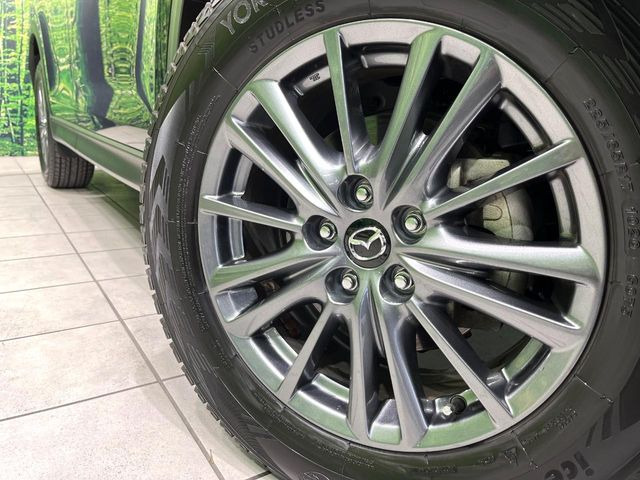 �y���������C���`�A���~�z�C�[���z�O�ςɃ}�b�`���������A���~�z�C�[���𑕒����Ă���܂��B�e��ЊO�A���~�z�C�[����A�X�^�b�h���X�^�C�����戵�����Ă���܂��B���񂲑��k����������