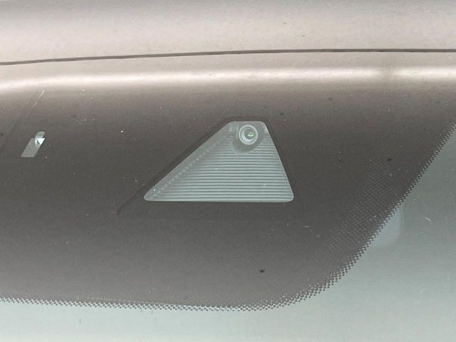 �yi-ACTIVESENSE�z���s���ɑO���̎ԗ�����F�����A�Փ˂������Ȏ��͌x��ƃu���[�L�ŏՓˉ���Ɣ�Q�y�����A�V�X�g�B�����S�Ƀh���C�u�����y���݂��������܂��B