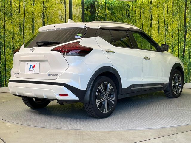 ☆全国のネクステージからお取り寄せが可能※!遠方の店舗に展示してあるクルマが気になる場合も、最寄りの店舗でご覧いただくことが可能です!是非私たちに要望をお聞かせください!※別途費用