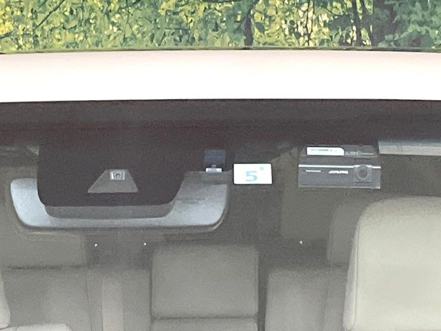 �y�g���^�Z�[�t�e�B�Z���X�z���s���ɑO���̎ԗ�����F�����A�Փ˂������Ȏ��͌x��ƃu���[�L�ŏՓˉ���Ɣ�Q�y�����A�V�X�g�B�����S�Ƀh���C�u�����y���݂��������܂��B