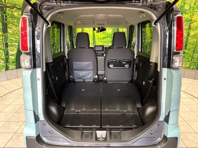 ���i�̂���������ʋ΁A���}���ɏ\���ȉ׎��X�y�[�X���m�ۂ��Ă���܂��B�Z�J���h�V�[�g��|���ƁA�傫�ȉו��̐ύڂ��\�ł���