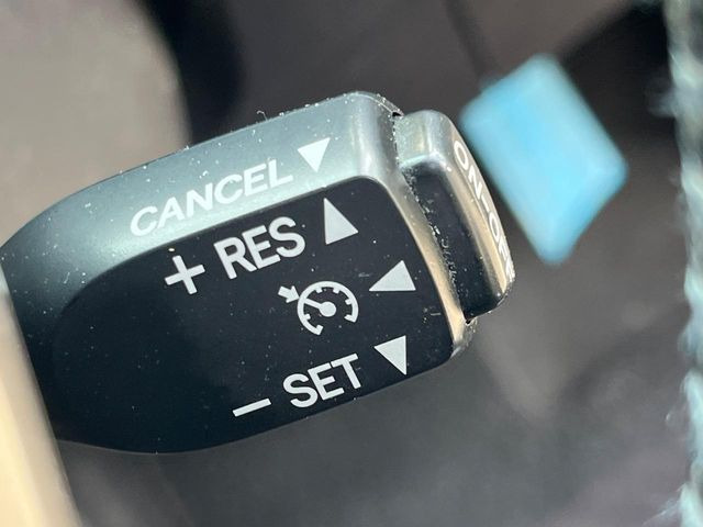 �y�N���[�Y�R���g���[���z�������H�����N���N���s�B�A�N�Z���𗣂��Ă���葬�x�ő��s���ł��A�������^�]���̕��S���y��!�����E�������ȒP�ȃX�C�b�`����Œ����ł��܂��B