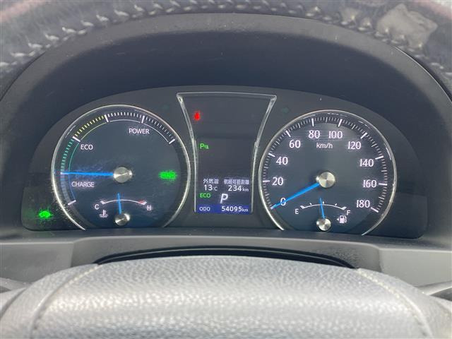 クラウンハイブリッド 2.5 ロイヤルサルーン Four 4WD