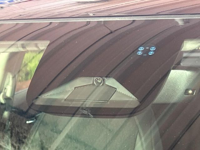 �y�z���_�Z���V���O�z���s���ɑO���̎ԗ�����F�����A�Փ˂������Ȏ��͌x��ƃu���[�L�ŏՓˉ���Ɣ�Q�y�����A�V�X�g�B�����S�Ƀh���C�u�����y���݂��������܂��B