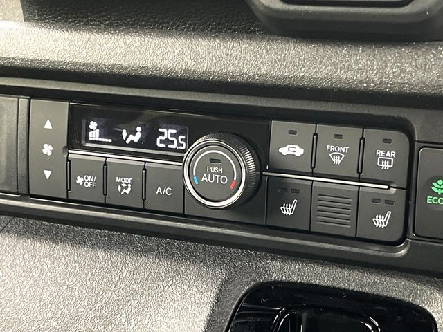 【シートヒーター】寒い日に重宝するシートヒーター!エアコンより早く温まってくれるので寒がりの人も安心ですね♪エアコンの温風は乾燥するから苦手、という方にもをおすすめです。