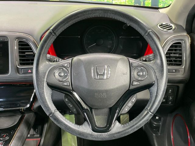 �y�����v�����X�e�A�����O�z�㎿�Ȋv���g�p���邱�ƂŁA��ɂ����������݂ƂĂ��^�]���₷���n���h���ł���