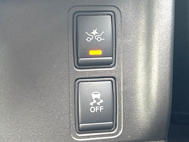 �y�C���e���W�F���g�G�}�[�W�F���V�[�u���[�L�z�t�����g�J�����őO���̎ԗ�����s�҂����m�B�Փ˂������Ȏ��͏Փ˔�Q�y���u���[�L���쓮�A�Փˉ�����T�|�[�g�B�����S�Ƀh���C�u�����y���݂��������܂��B