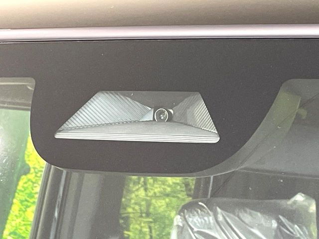 �y�z���_�Z���V���O�z���s���ɑO���̎ԗ�����F�����A�Փ˂������Ȏ��͌x��ƃu���[�L�ŏՓˉ���Ɣ�Q�y�����A�V�X�g�B�����S�Ƀh���C�u�����y���݂��������܂��B