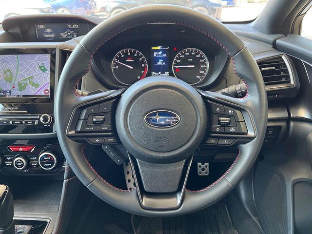 �y�����v�����X�e�A�����O�z�㎿�Ȋv���g�p���邱�ƂŁA��ɂ����������݂ƂĂ��^�]���₷���n���h���ł���