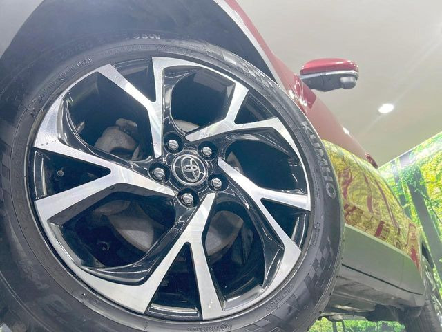 �y����18�C���`�A���~�z�C�[���z�O�ςɃ}�b�`���������A���~�z�C�[���𑕒����Ă���܂��B�e��ЊO�A���~�z�C�[����A�X�^�b�h���X�^�C�����戵�����Ă���܂��B���񂲑��k����������