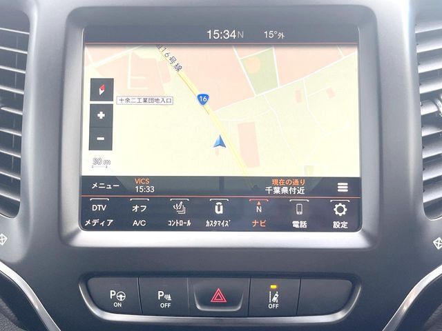 �����i�r:��̊��̂�����ʃi�r�́A����������ԓ������o���Ă���܂��B�I�[�f�B�I�@�\�̏[�������łȂ��A���F���ɂ��D�ꂽ�i�r��ʂ͌��₷���X�g���X�̂Ȃ��h���C�u���T�|�[�g���Ă���܂���