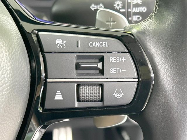 �y�z���_�Z���V���O�z���s���ɑO���̎ԗ�����F�����A�Փ˂������Ȏ��͌x��ƃu���[�L�ŏՓˉ���Ɣ�Q�y�����A�V�X�g�B�����S�Ƀh���C�u�����y���݂��������܂��B