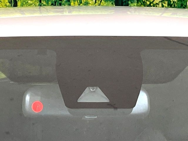 �y�g���^�Z�[�t�e�B�Z���X�z���s���ɑO���̎ԗ�����F�����A�Փ˂������Ȏ��͌x��ƃu���[�L�ŏՓˉ���Ɣ�Q�y�����A�V�X�g�B�����S�Ƀh���C�u�����y���݂��������܂��B