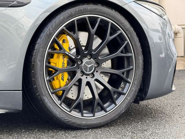 SL63��pAMG21�C���`�u���b�N�A���~�z�C�[���EAMG���S����C�G���[�L�����p�[�B