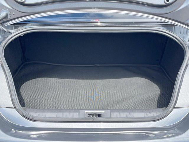 ���i�̂���������ʋ΁A���}���ɏ\���ȉ׎��X�y�[�X���m�ۂ��Ă���܂��B