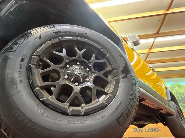 �y17�C���`�A���~�z�C�[���z�O�ςɃ}�b�`�����A���~�z�C�[���𑕒����Ă���܂��B�e��A���~�z�C�[����A�X�^�b�h���X�^�C�����戵�����Ă���܂��B���񂲑��k����������