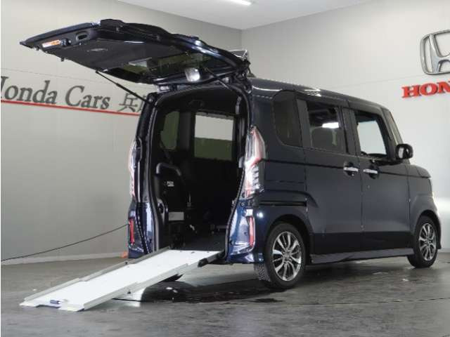 N-BOXカスタムL スロープ