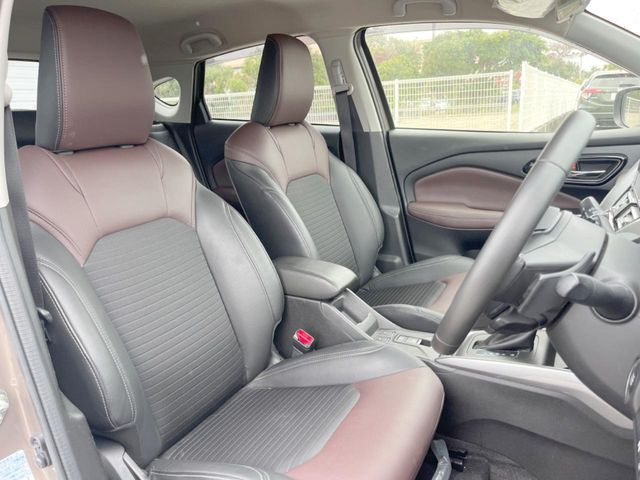 �y�n�[�t���U�[�V�[�g�z�������ƍ���S�n�𗼗������l�C�̃V�[�g���w�ʁE���ʂ̃t�@�u���b�N�f�ނ́A�ʋC���̗ǂ��⊊��ɂ����ɗD��Ă��܂��B�C���╞���ɍ��E���ꂸ���K�ɂ���肢�������܂��B