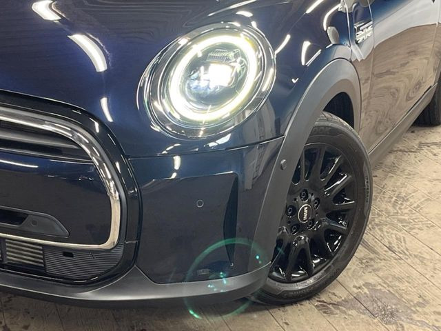 ��LED�w�b�h���C�g:��ԑ��s�����ǍD�Ȏ��E���m�ۂ����S���ĉ^�]�ł��鍂�P�xLED�w�b�h���C�g�𑕔�!�_�����x�������A����d�͂��}�����Ă��܂��B