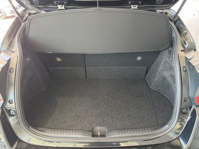 ���i�̂���������ʋ΁A���}���ɏ\���ȉ׎��X�y�[�X���m�ۂ��Ă���܂��B