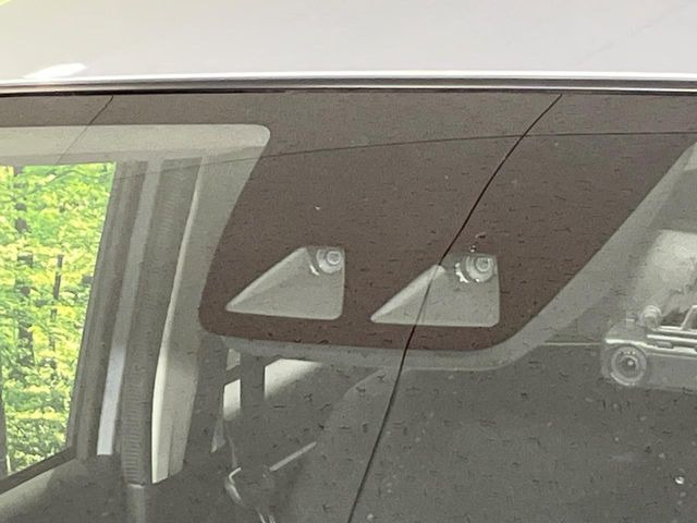 �y�X�}�[�g�A�V�X�g�z���s���ɑO���̎ԗ�����F�����A�Փ˂������Ȏ��͌x��ƃu���[�L�ŏՓˉ���Ɣ�Q�y�����A�V�X�g�B�����S�Ƀh���C�u�����y���݂��������܂��B