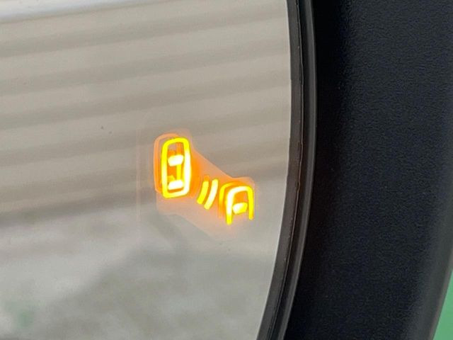 �y�u���C���h�X�|�b�g���j�^�[�z���s���A�h�A�~���[�̎��p�ɂȂ�₷���ӏ��Ɍ㑱�Ԃ��ڋ߂���ƃT�C�h�~���[�t�߂Ɍx����\���A�h���C�o�[�ɒ��ӊ��N�����Ă���܂��B