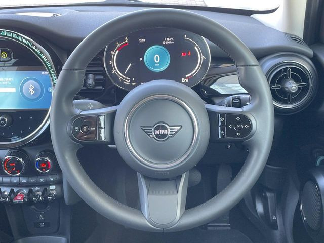 ���n���h�����̃X�������Ȃ��A���ꂢ�ȏ�Ԃ��ێ����Ă���܂��B�e�X�C�b�`���̓�����m�F�ς݂ł��B