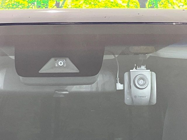 �y�g���^�Z�[�t�e�B�Z���X�z���s���ɑO���̎ԗ�����F�����A�Փ˂������Ȏ��͌x��ƃu���[�L�ŏՓˉ���Ɣ�Q�y�����A�V�X�g�B�����S�Ƀh���C�u�����y���݂��������܂��B