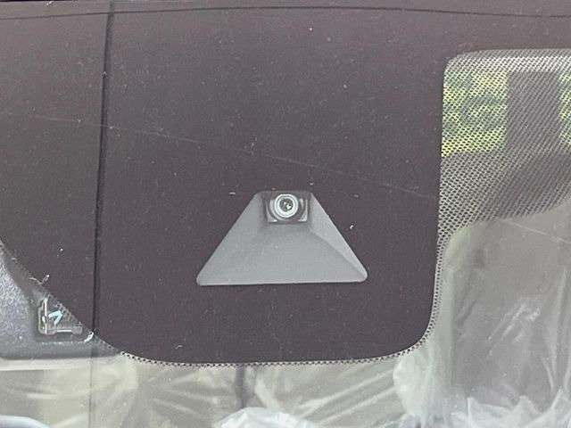 �y�G�}�[�W�F���V�[�u���[�L�z���s���ɑO���̎ԗ�����F�����A�Փ˂������Ȏ��͌x��ƃu���[�L�ŏՓˉ���Ɣ�Q�y�����A�V�X�g�B�����S�Ƀh���C�u�����y���݂��������܂��B