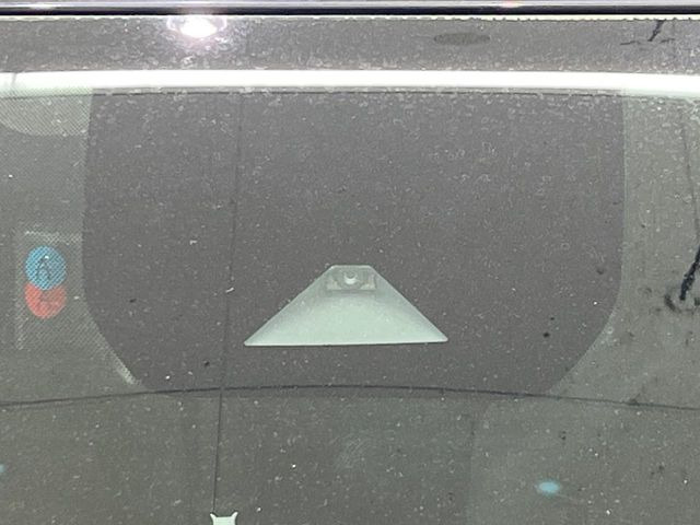 �y�C���e���W�F���g�G�}�[�W�F���V�[�u���[�L�z�t�����g�J�����őO���̎ԗ�����s�҂����m�B�Փ˂������Ȏ��͏Փ˔�Q�y���u���[�L���쓮�A�Փˉ�����T�|�[�g�B�����S�Ƀh���C�u�����y���݂��������܂��B