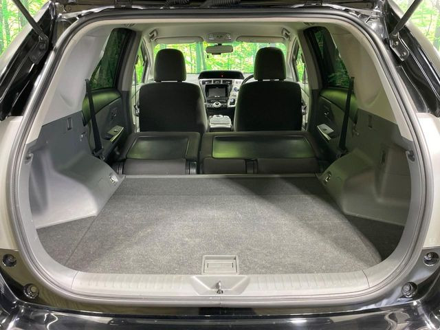 ���i�̂���������ʋ΁A���}���ɏ\���ȉ׎��X�y�[�X���m�ۂ��Ă���܂��B�Z�J���h�V�[�g��|���ƁA�傫�ȉו��̐ύڂ��\�ł���