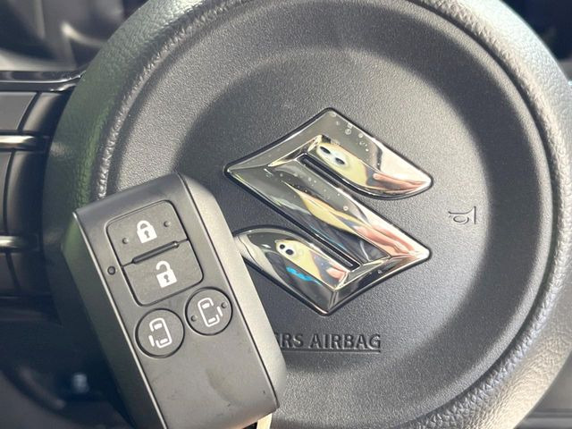 �y�L�[���X�X�^�[�g�V�X�e���z�J�o����|�P�b�g�ɓ��ꂽ�܂܂ł��h�A�̎{���E�������\�ȃX�}�[�g�L�[�𑕔��B�G���W���̃I���E�I�t�����J�M�����o���K�v����������Ƃ��Ă��֗��ł���