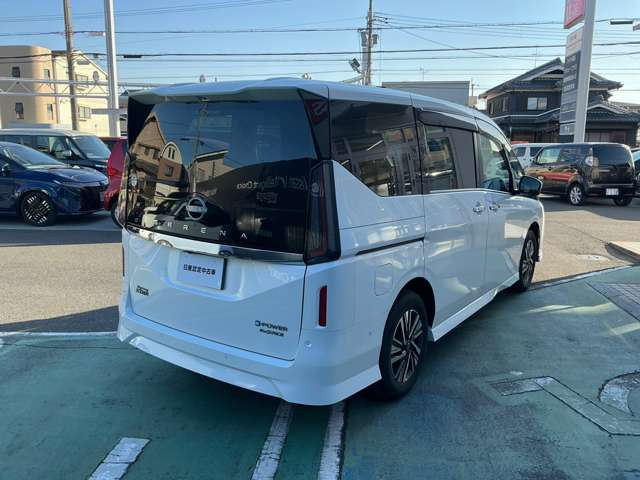 セレナ1.4 e-4ORCE ハイウェイスターV 4WD