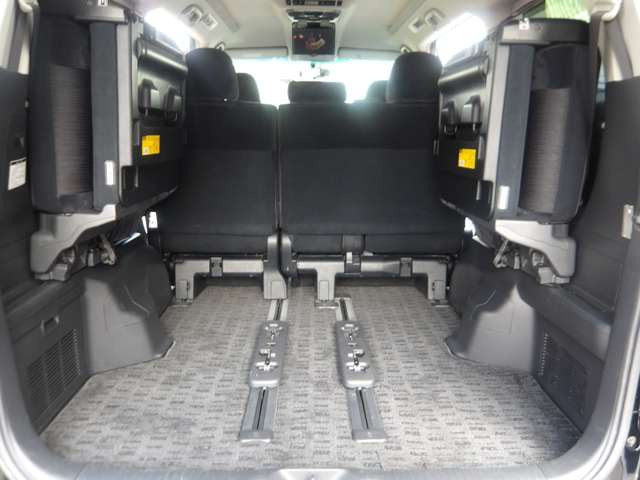 �`�b�v�A�b�v���㕔���Ȃ�|������ɁA���ʂ𒵂ˏグ�邱�ƂŁA�w�̍����ו���ςނ��߂̃X�y�[�X����邱�Ƃ��ł��܂�!�x�[�r�[�J�[��ϗt�A���ȂǁA�����ɍ������K�v�ȉו���ςލۂɔ��ɕ֗��ł�!!