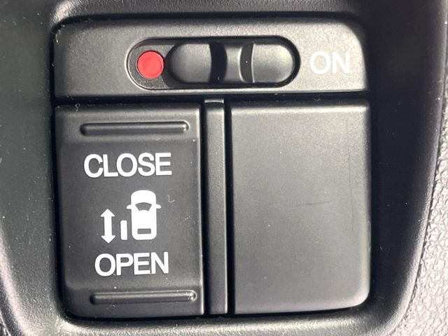 �y�p���[�X���C�h�h�A�z�X�}�[�g�L�[��^�]�Ȃ̃X�C�b�`�ŃX���C�h�h�A�̊J���\���d��������͂����ăh�A���J����K�v�������A���������q�l�ł��A�d���ו��������Ă��鎞�����N�ɊJ���߂ł��܂���