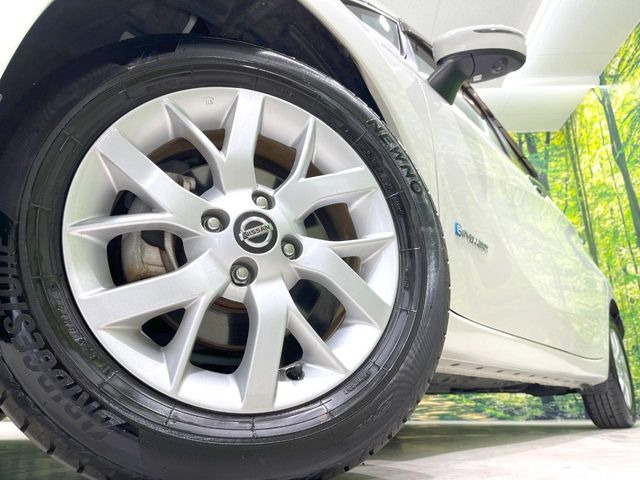 �y����15�C���`�A���~�z�C�[���z�O�ςɃ}�b�`���������A���~�z�C�[���𑕒����Ă���܂��B�e��ЊO�A���~�z�C�[����A�X�^�b�h���X�^�C�����戵�����Ă���܂��B���񂲑��k����������