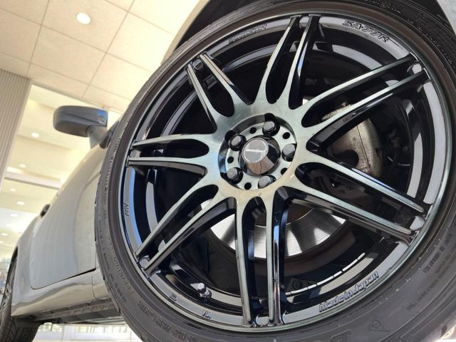 �ywedssport��18�C���`�A���~�z�C�[���z�O�ςɃ}�b�`�����A���~�z�C�[���𑕒����Ă���܂��B�e��A���~�z�C�[����A�X�^�b�h���X�^�C�����戵�����Ă���܂��B���񂲑��k����������