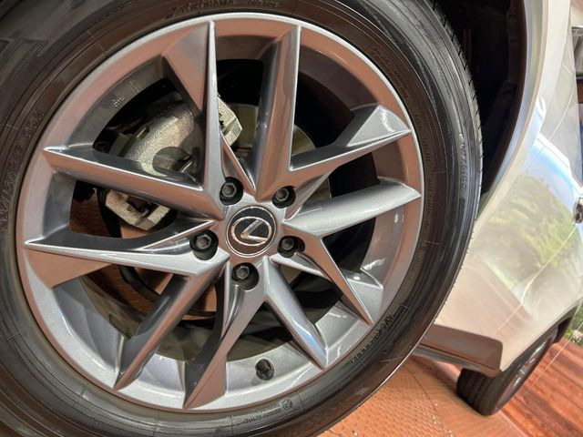 �y����17�C���`�A���~�z�C�[���z�O�ςɃ}�b�`���������A���~�z�C�[���𑕒����Ă���܂��B�e��ЊO�A���~�z�C�[����A�X�^�b�h���X�^�C�����戵�����Ă���܂��B���񂲑��k����������