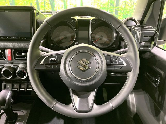 �y�����v�����X�e�A�����O�z�㎿�Ȋv���g�p���邱�ƂŁA��ɂ����������݂ƂĂ��^�]���₷���n���h���ł���