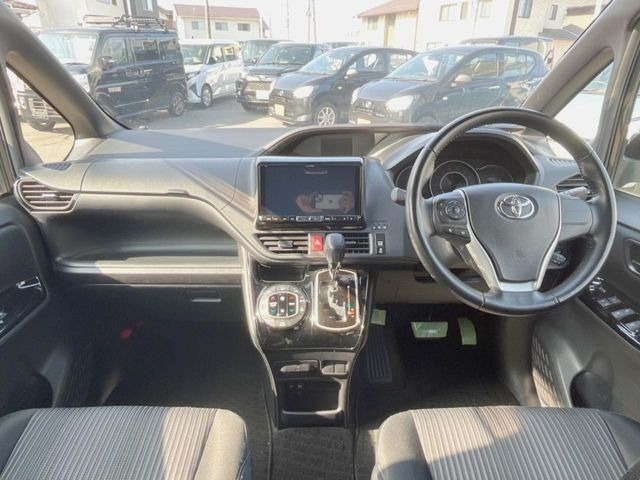 ヴォクシー2.0 ZS