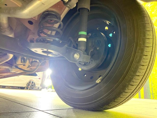 お車を安心してお乗りいただく為には、足回りの定期点検が欠かせません。サービスサポート(有償保証)では無料点検もご提供しており、安心のカーライフをお過ごしいただけるサポート体制が整っています。