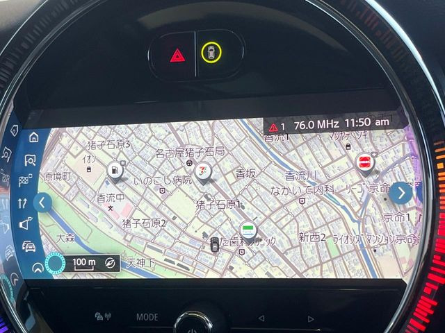 �������i�r:��̊��̂���i�r�́A����������ԓ������o���Ă���܂��BBluetooth�Đ��ȂǃI�[�f�B�I�@�\���[�����Ă���܂��̂ŁA�^�]�����y���߂܂���