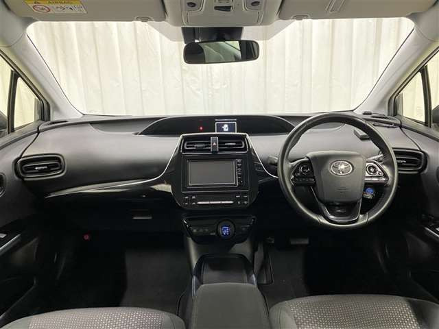 プリウス1.8 S E-Four 4WD