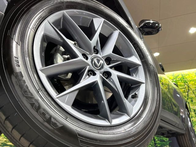 �y����17�C���`�A���~�z�C�[���z�O�ςɃ}�b�`���������A���~�z�C�[���𑕒����Ă���܂��B�e��ЊO�A���~�z�C�[����A�X�^�b�h���X�^�C�����戵�����Ă���܂��B���񂲑��k����������